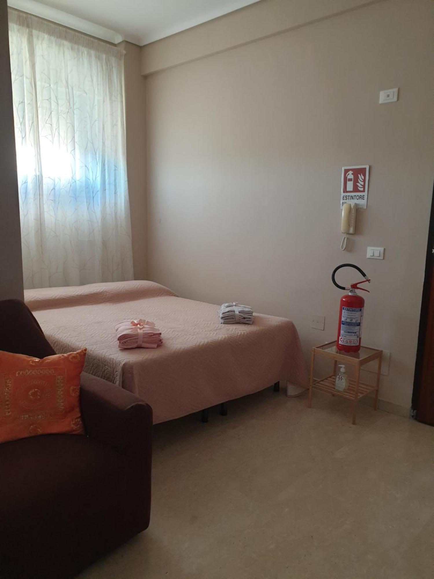 A "Casa Inn-Centro" Monolocale カターニア エクステリア 写真